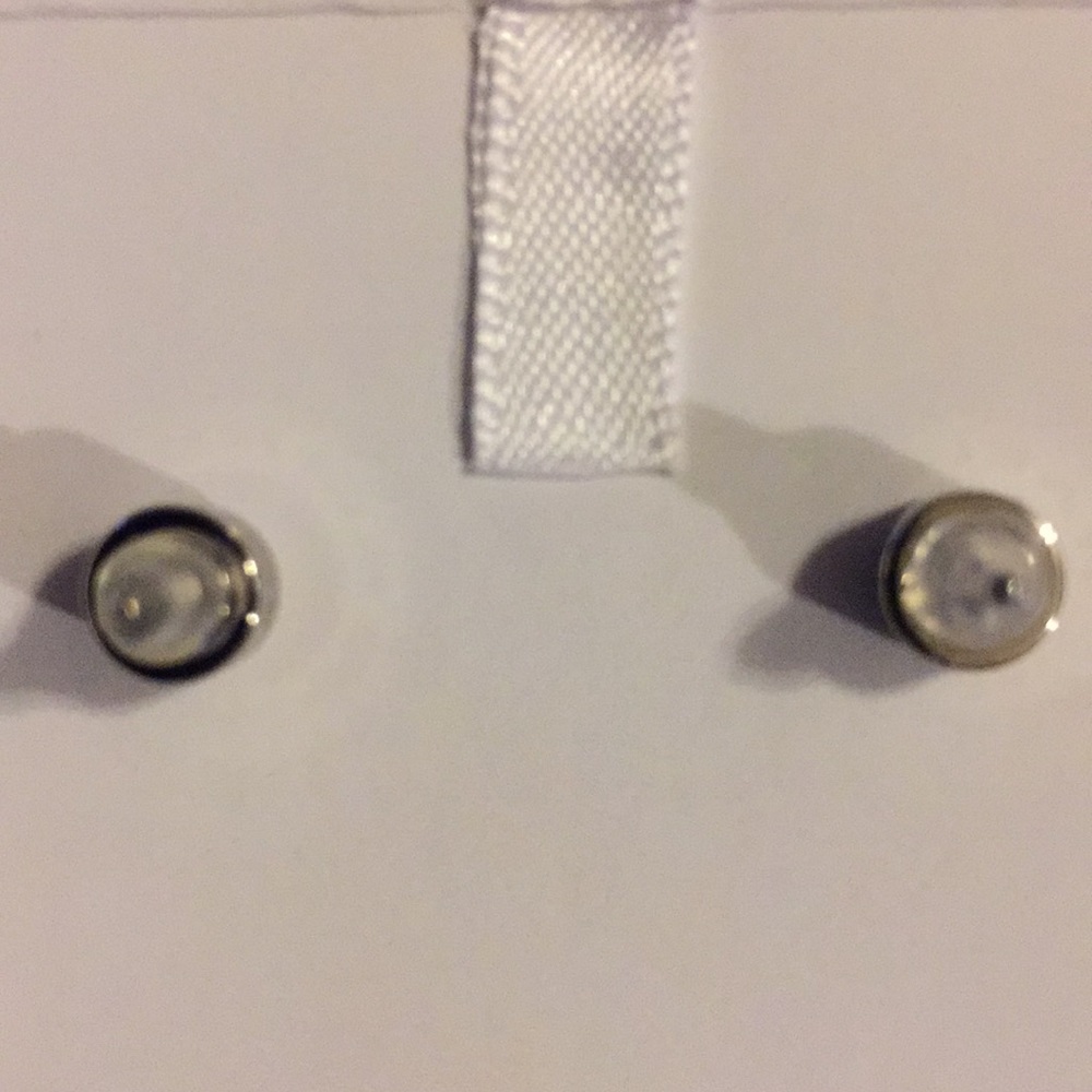 MICHAEL KORS - MK LOGO STUD EARRINGS (NEW) - Picture 6 of 8